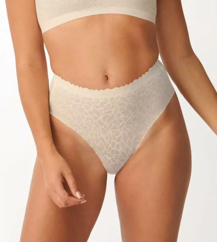 sloggi_zero_feel_lace_5-10.webp sloggi ZERO FEEL LACE> Zero Feel | Sloggi Serie
